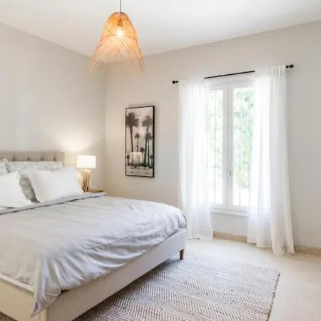 Villa El Paraiso Sleeps 10 With Pool Air Con And Wifi Estepona