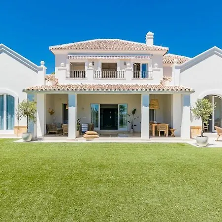 Villa El Paraiso Sleeps 10 With Pool Air Con And Wifi