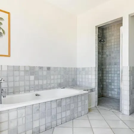El Paraiso Sleeps 10 With Pool Air Con And Wifi *