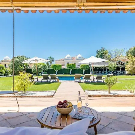 El Paraiso Sleeps 10 With Pool Air Con And Wifi * Estepona